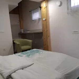  Hostel & Murgle